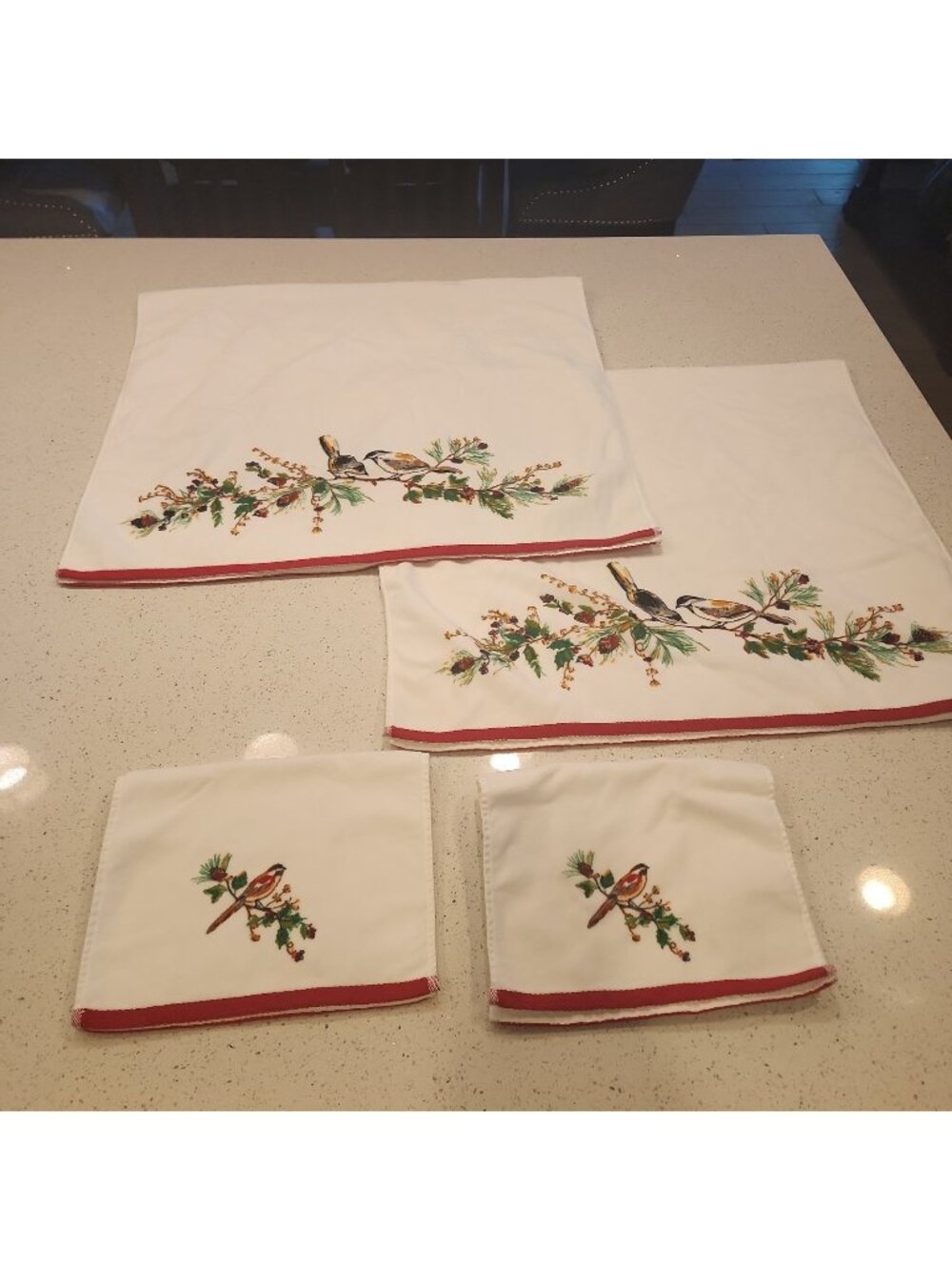 Lenox Christmas Holiday Bath Hand Towel Set Of 4 Red White Green Holly Bird